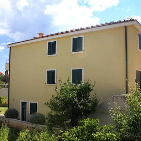 10097a Apartment